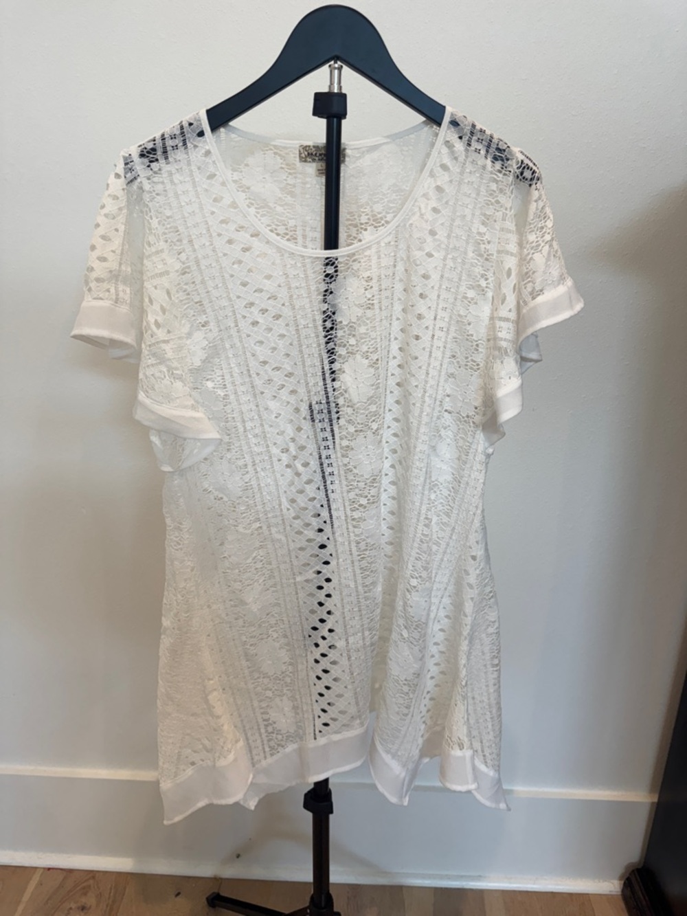 ONE WORLD White Crochet Lace blouse